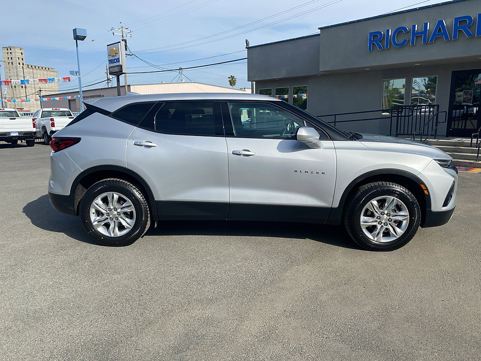 Used 2022 Chevrolet Blazer LT FWD image 3