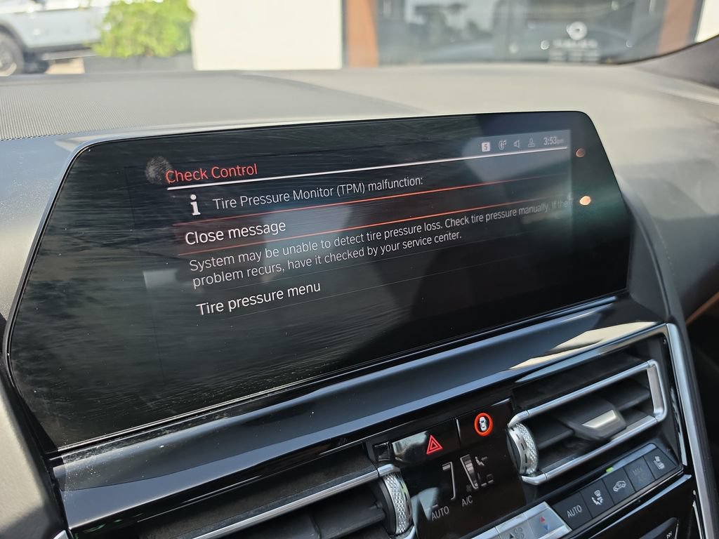 Used 2019 BMW M850i xDrive Coupe w/ Comfort Seating Package AWD/4WD image 18