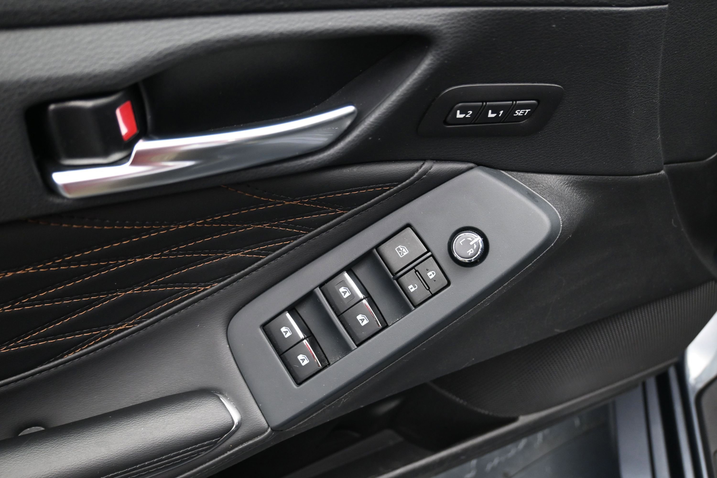 Used 2022 Toyota Avalon Limited w/ Advanced Safety Package FWD image 14