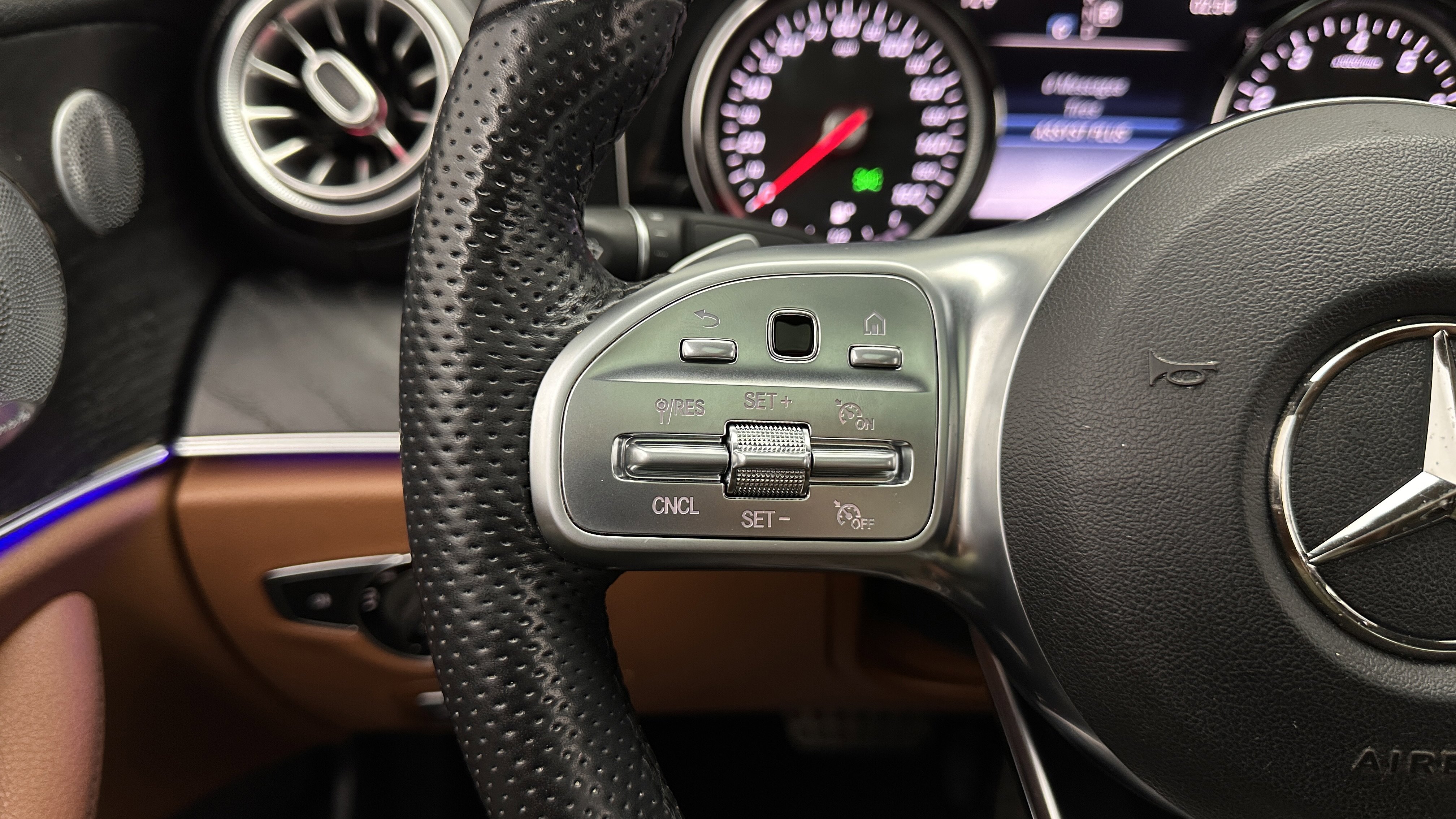 Used 2019 Mercedes-Benz E 450 Coupe image 21