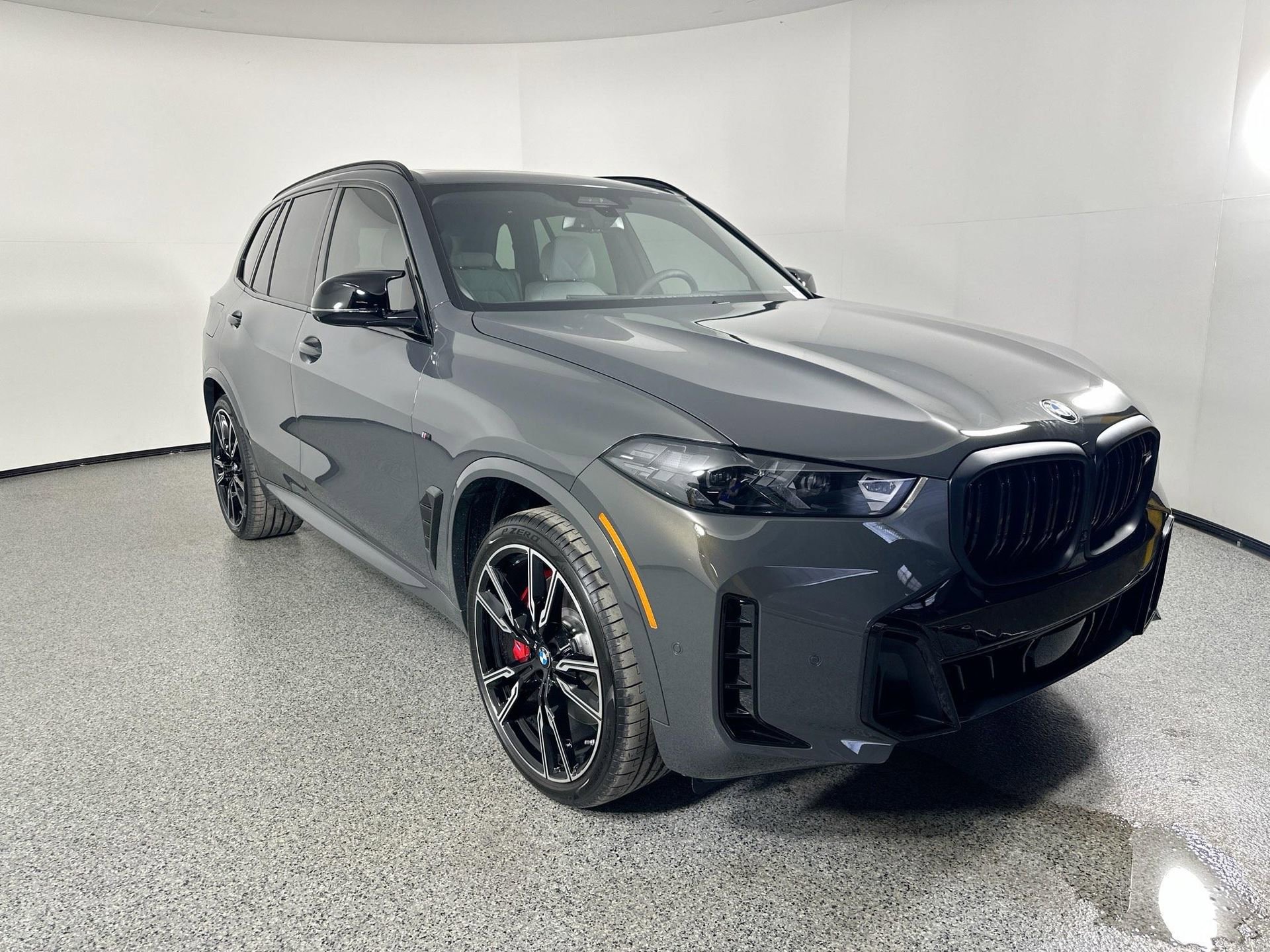 New 2026 BMW X5 M60i image 3