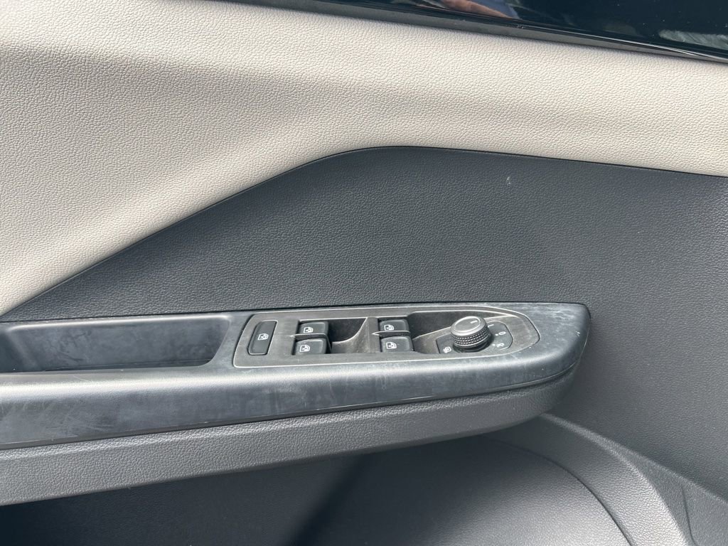 Used 2025 Volkswagen Taos S AWD/4WD image 14