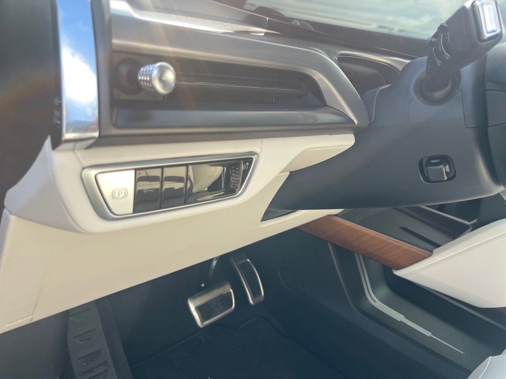 New 2026 Cadillac Vistiq Luxury image 16