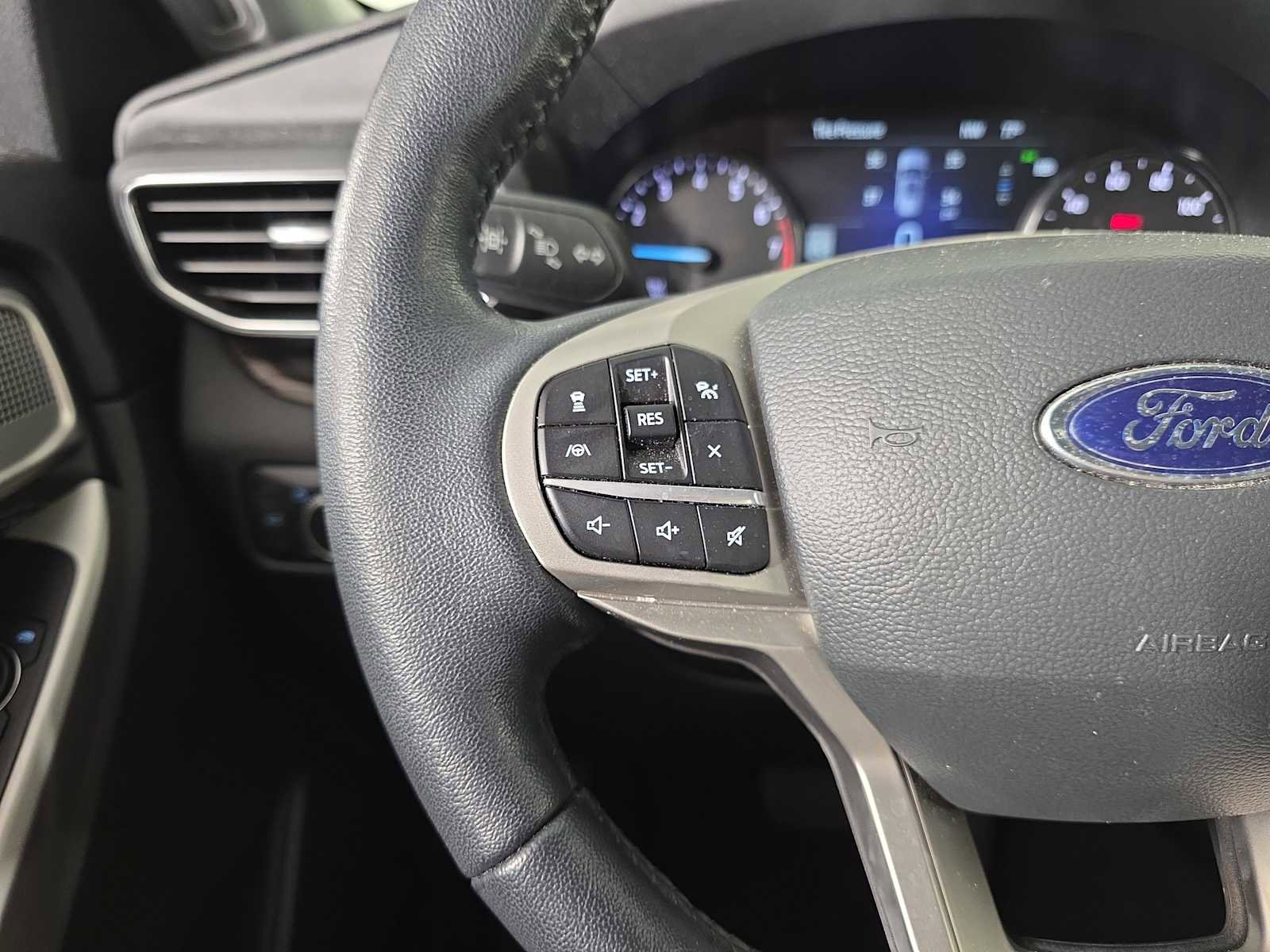 Used 2022 Ford Explorer Limited w/ Equipment Group 301A image 20