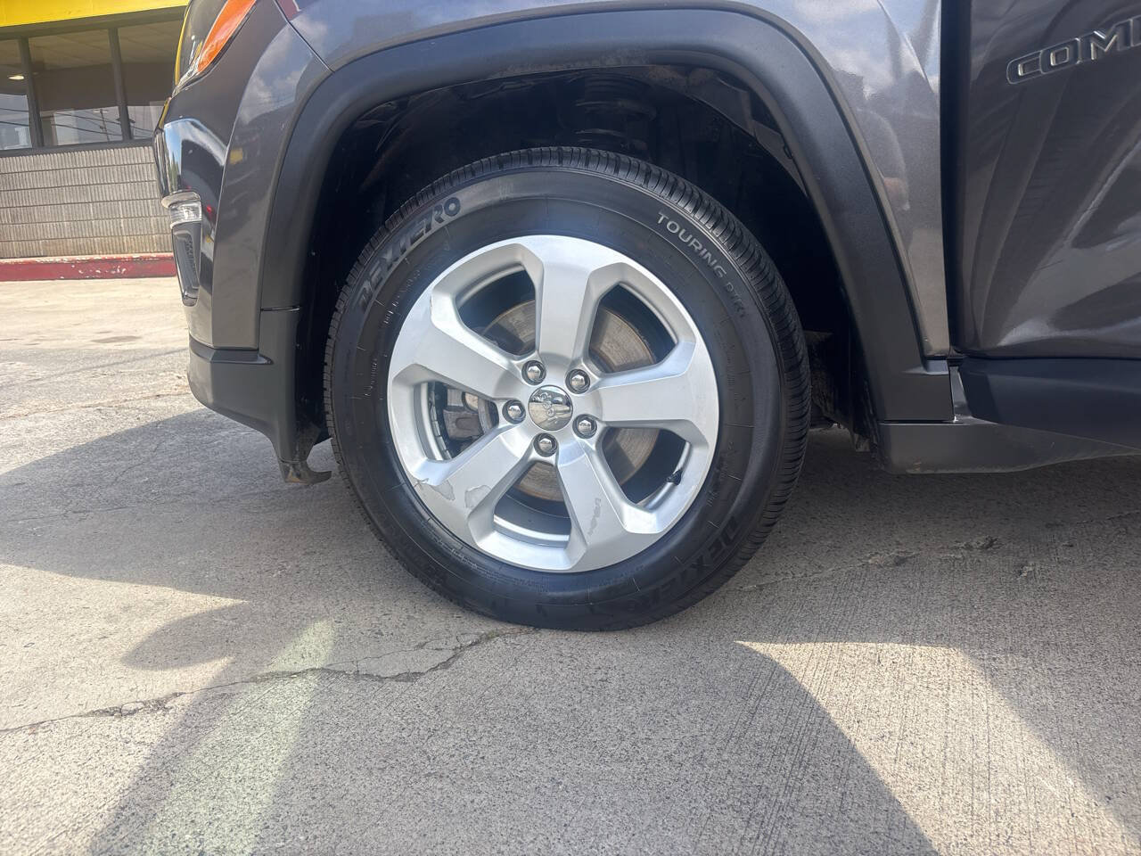 Used 2018 Jeep Compass Latitude w/ Popular Equipment Group AWD/4WD image 16