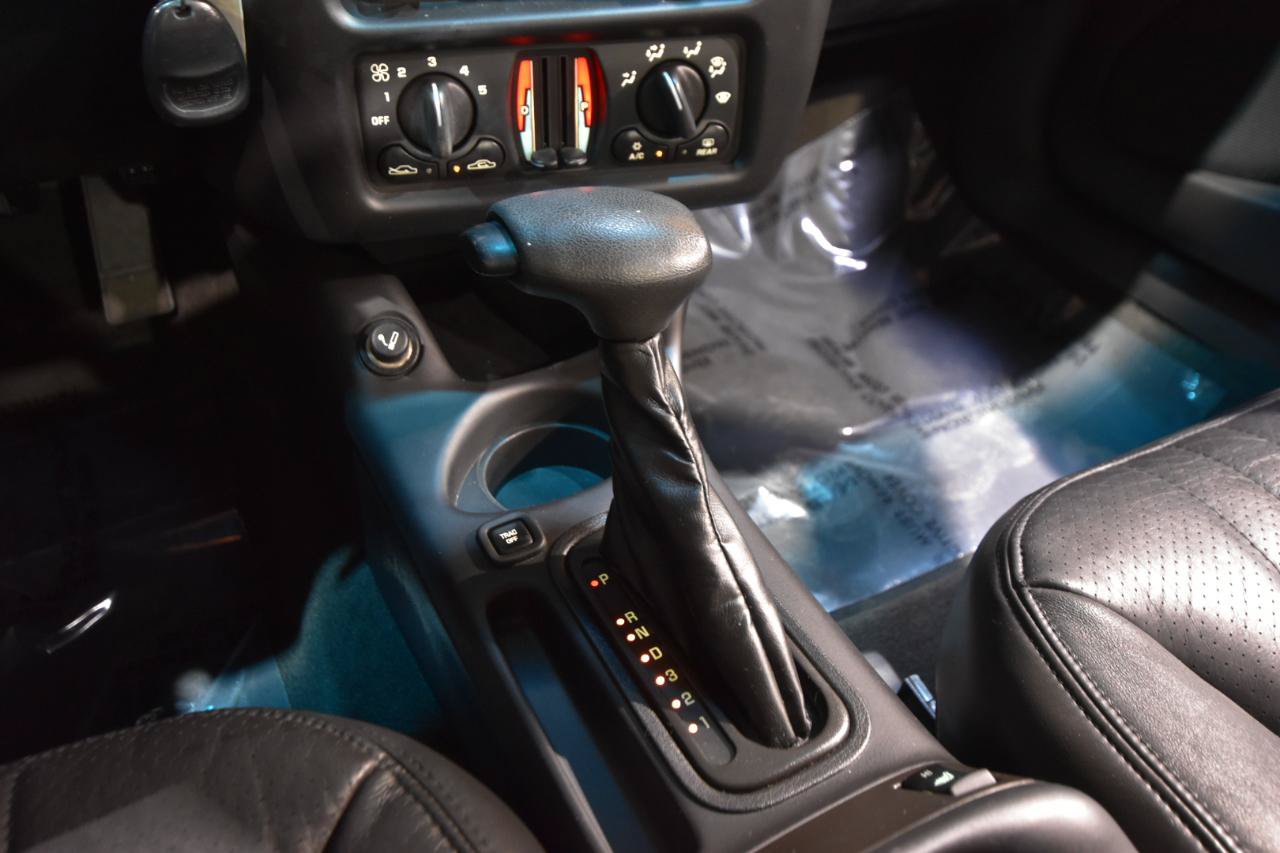 Used 2001 Chevrolet Monte Carlo SS w/ Preferred Equipment Group FWD image 21