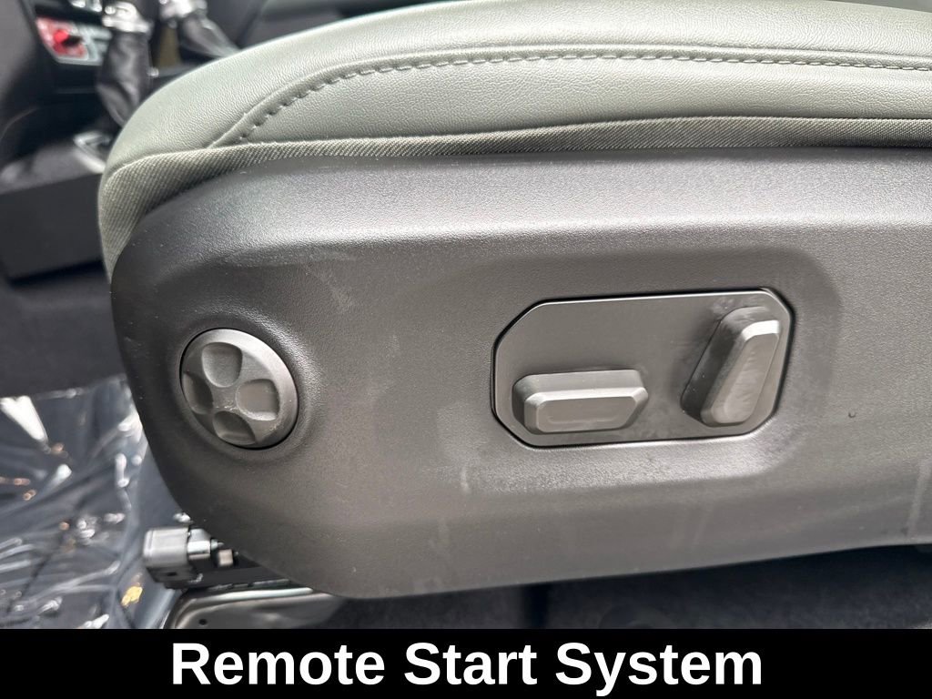 Used 2025 Jeep Gladiator Mojave w/ Convenience Group image 14