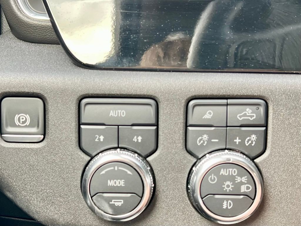 Used 2025 GMC Sierra 1500 SLT image 23