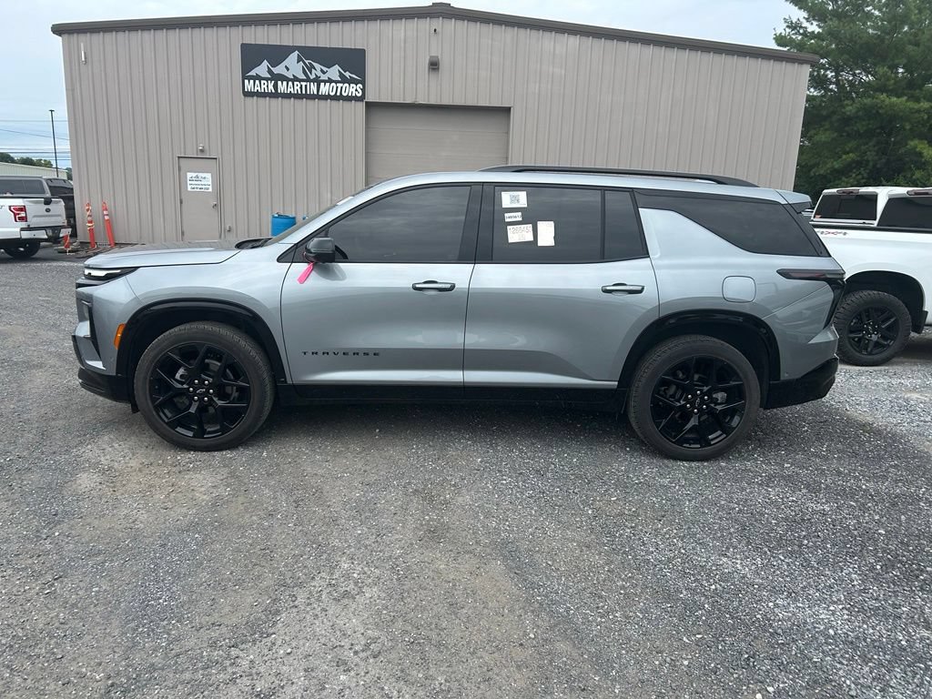 Used 2024 Chevrolet Traverse RS AWD/4WD image 7