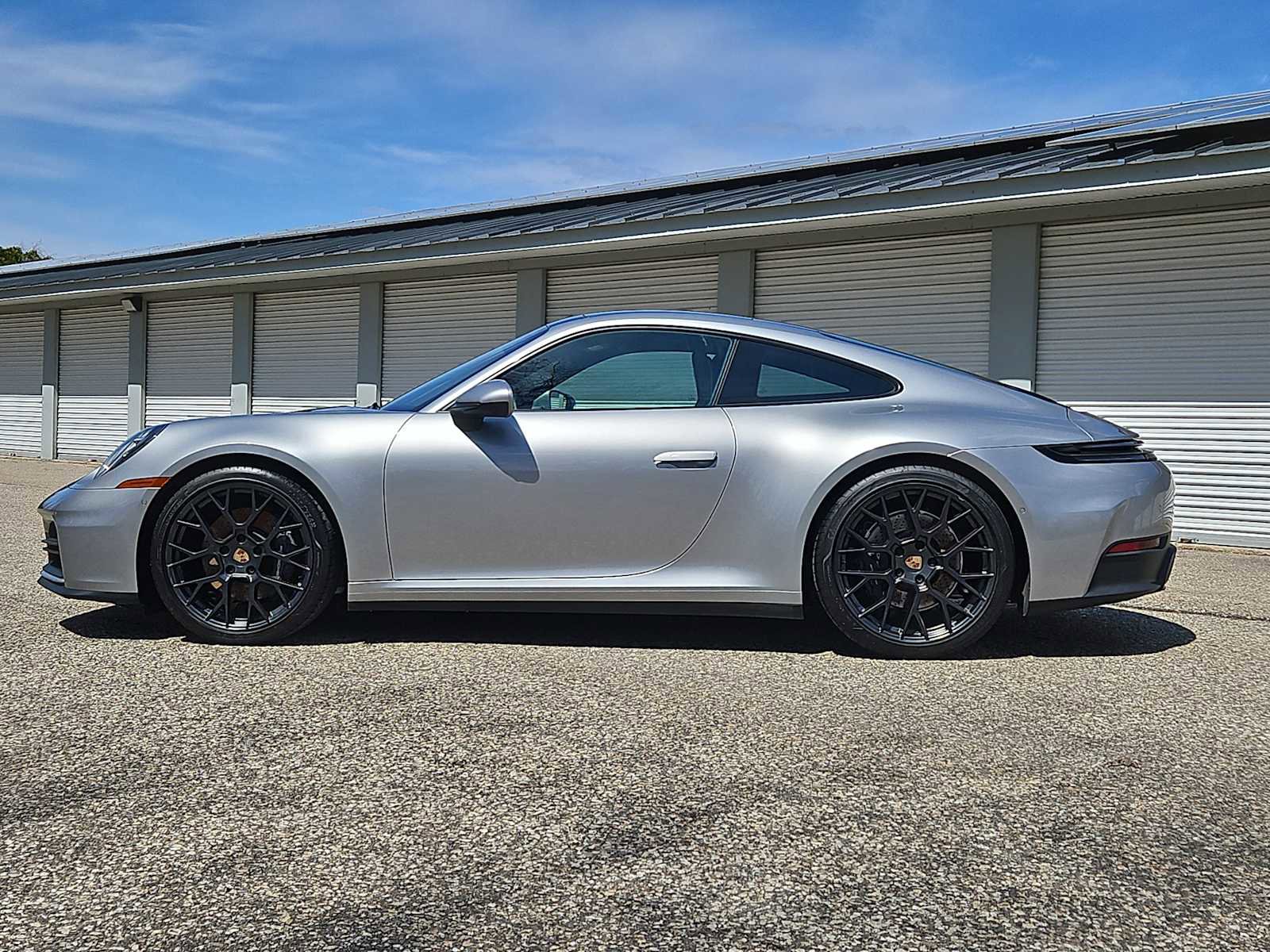 Certified 2025 Porsche 911 Carrera RWD image 4