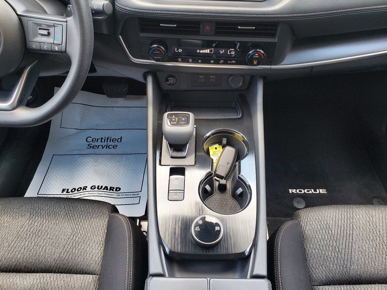 Used 2024 Nissan Rogue SV image 15