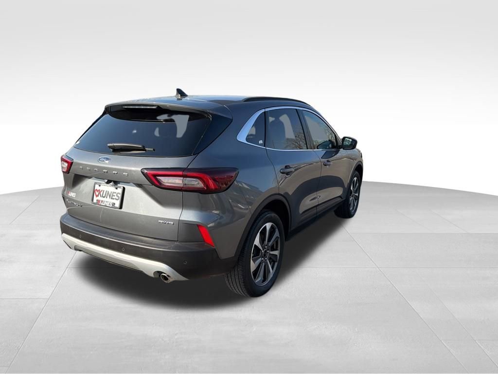 Used 2025 Ford Escape Platinum image 10