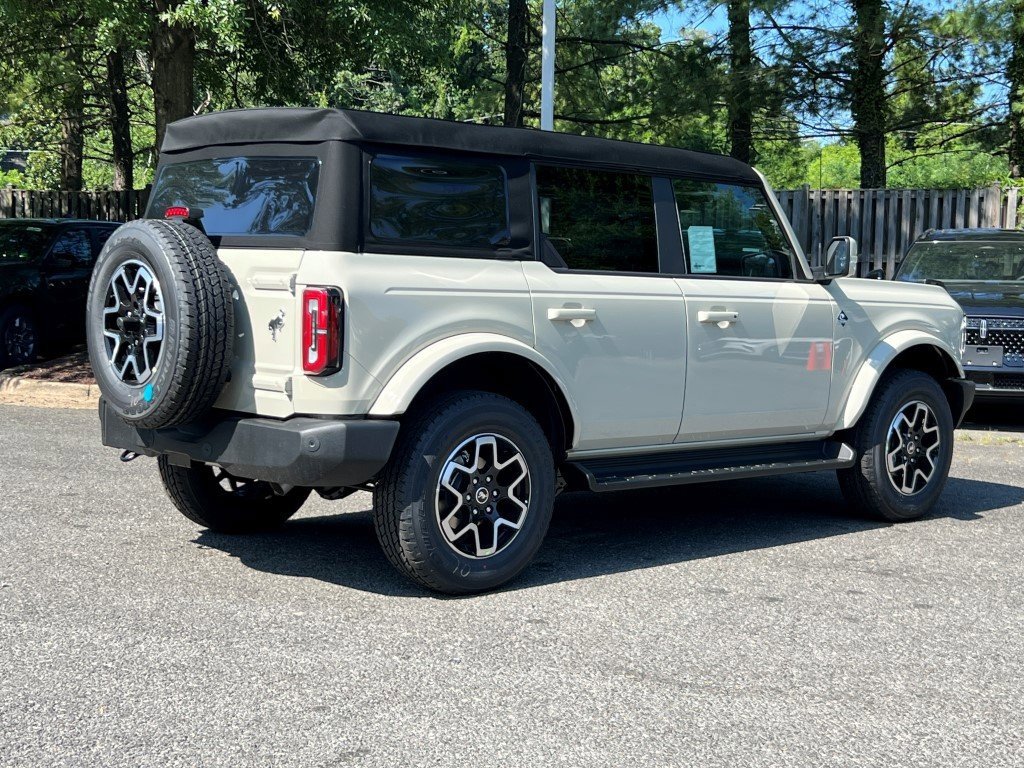 New 2025 Ford Bronco Outer Banks image 4