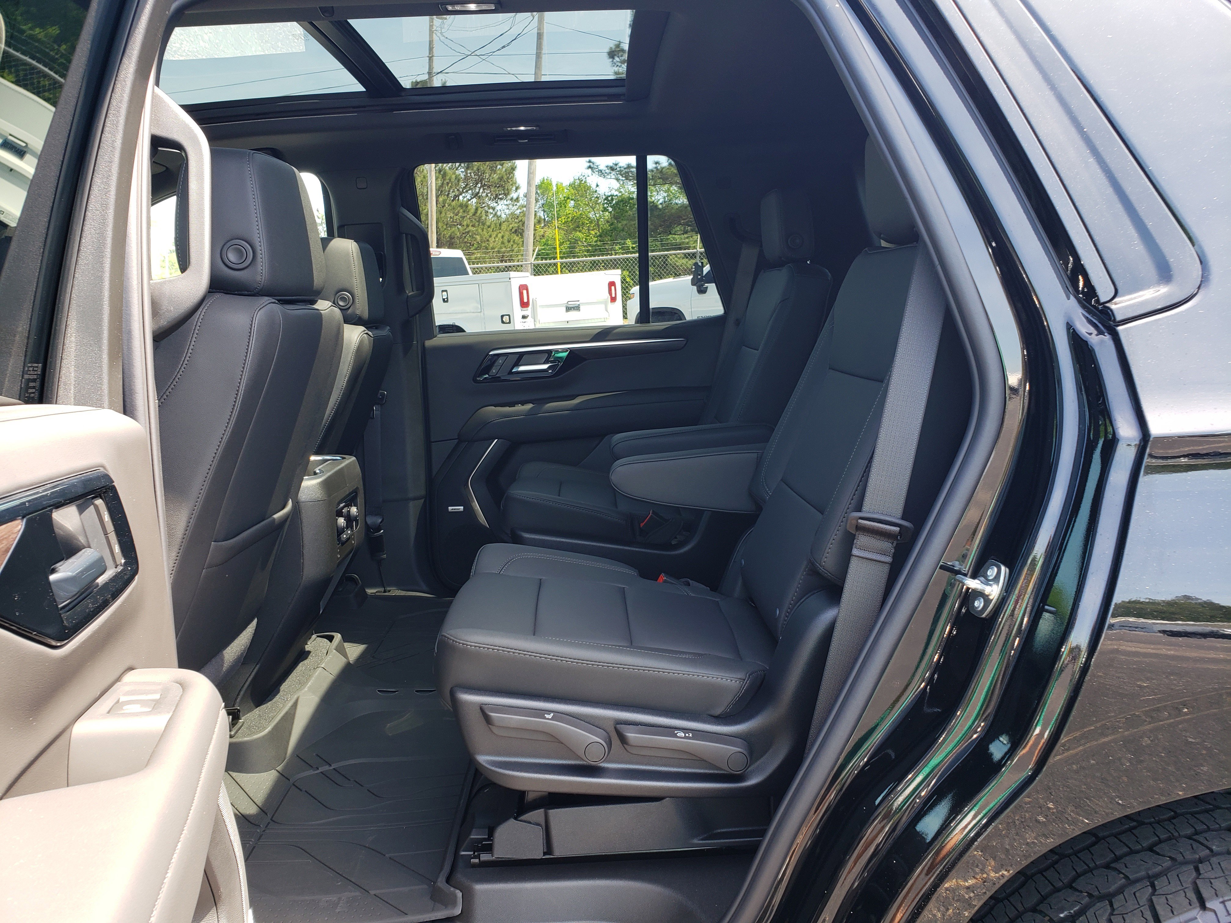 New 2026 Chevrolet Tahoe Z71 w/ Comfort Package AWD/4WD image 33
