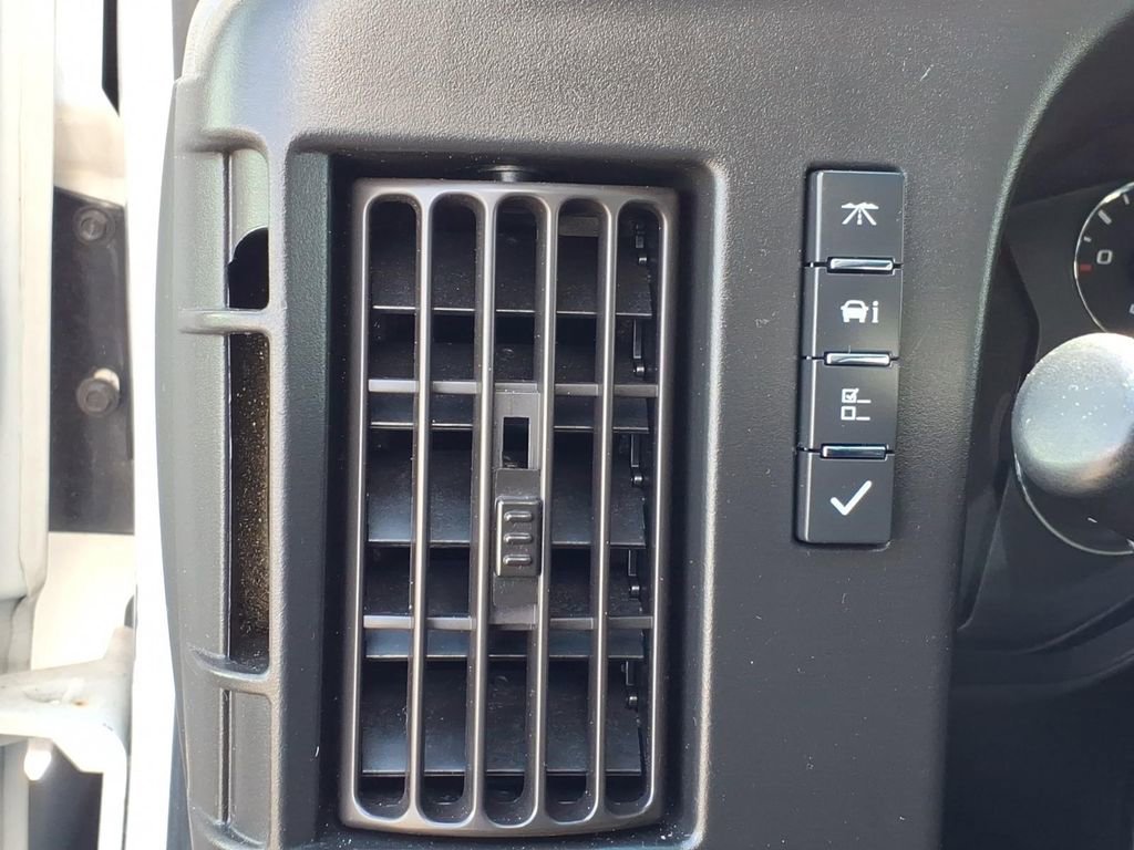 Used 2018 Chevrolet Express 3500 RWD image 5