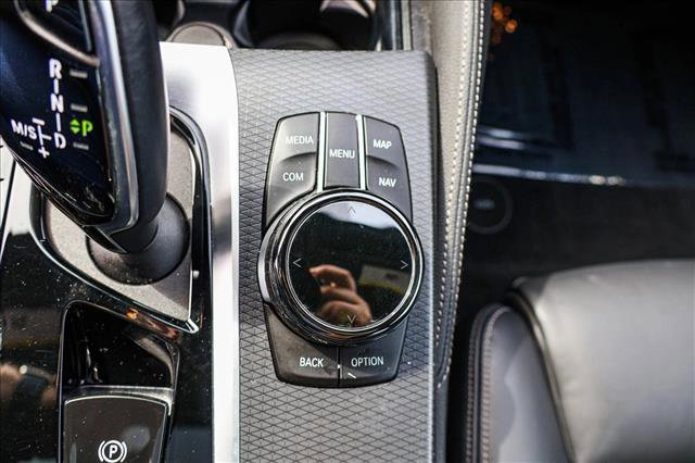 Used 2023 BMW M550i xDrive w/ Executive Package image 22