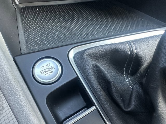 Used 2022 Volkswagen Jetta SE image 36