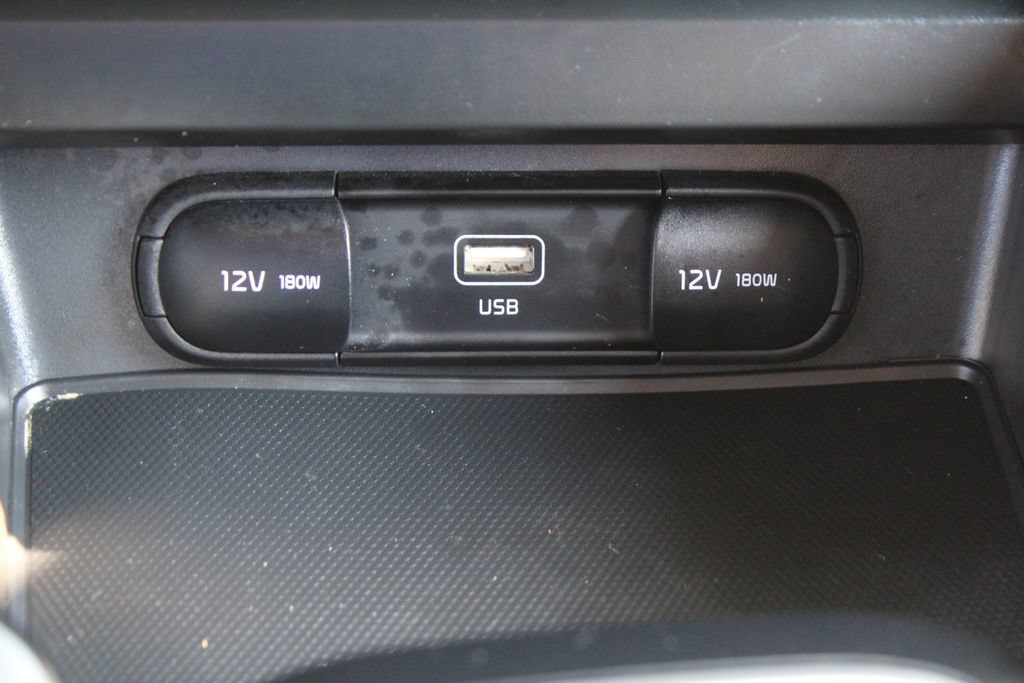 Certified 2025 Kia Soul LX w/ LX Technology Package FWD image 33