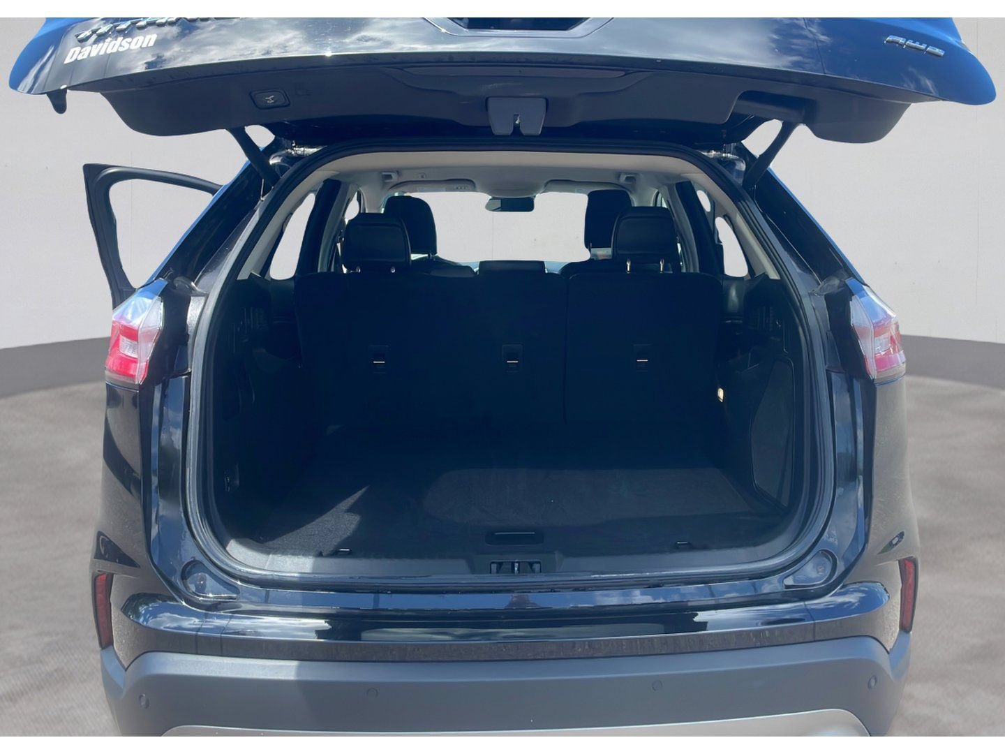 Certified 2023 Ford Edge Titanium AWD/4WD image 13