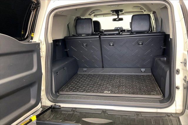 Used 2014 Toyota FJ Cruiser 4WD w/ Convenience Package image 28