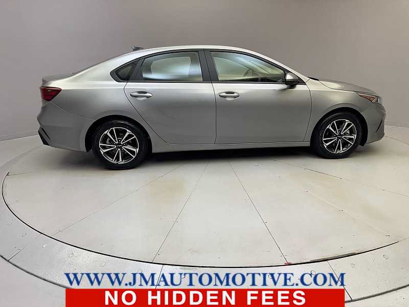 Used 2024 Kia Forte LXS FWD image 6