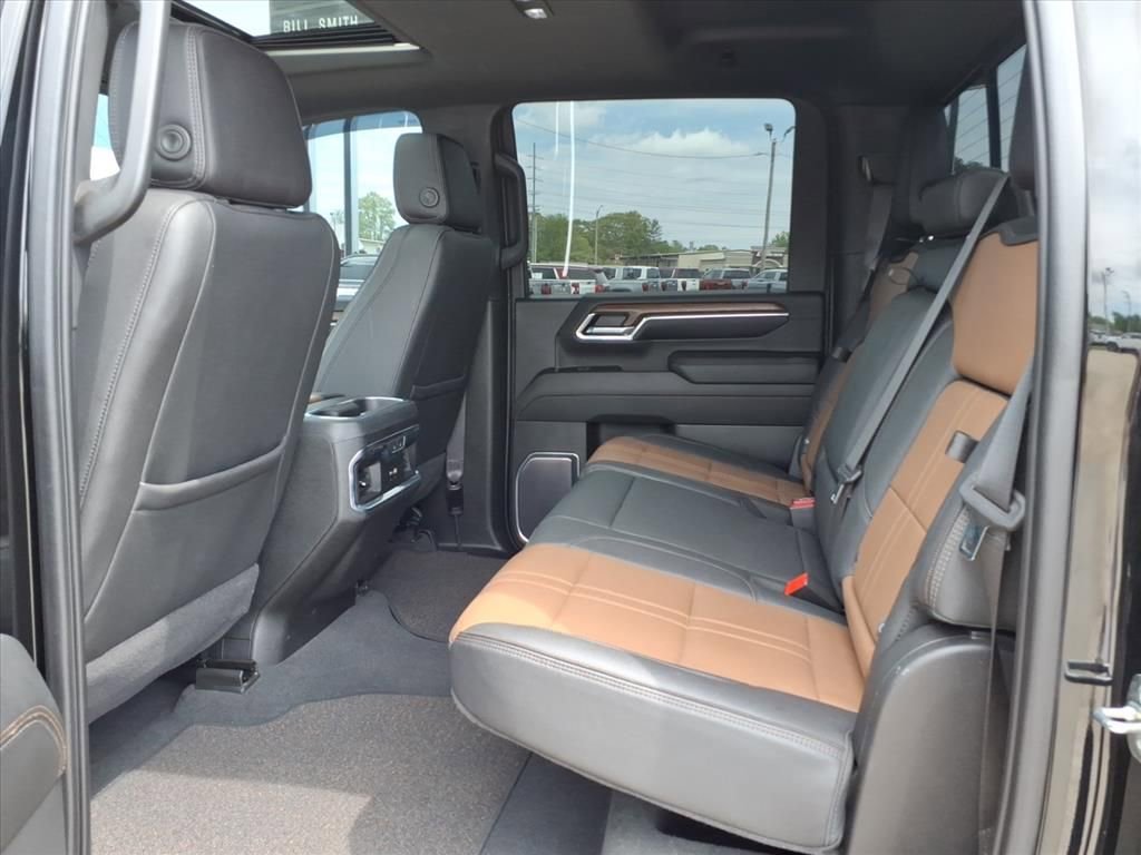 Used 2024 Chevrolet Silverado 3500 High Country w/ High Country Premium Package AWD/4WD image 19