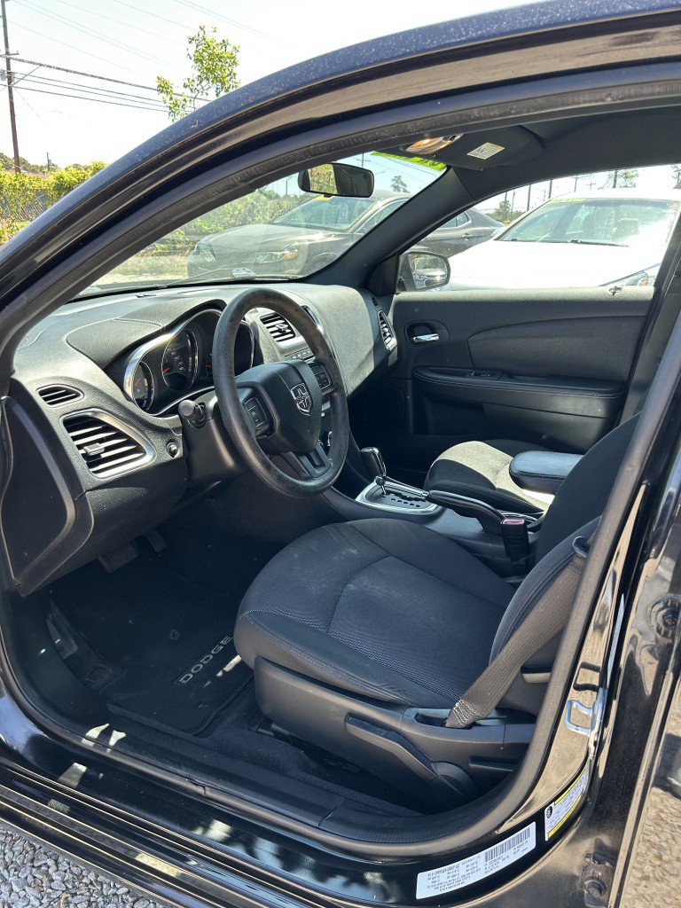 Used 2014 Dodge Avenger SE w/ Blacktop Package image 10