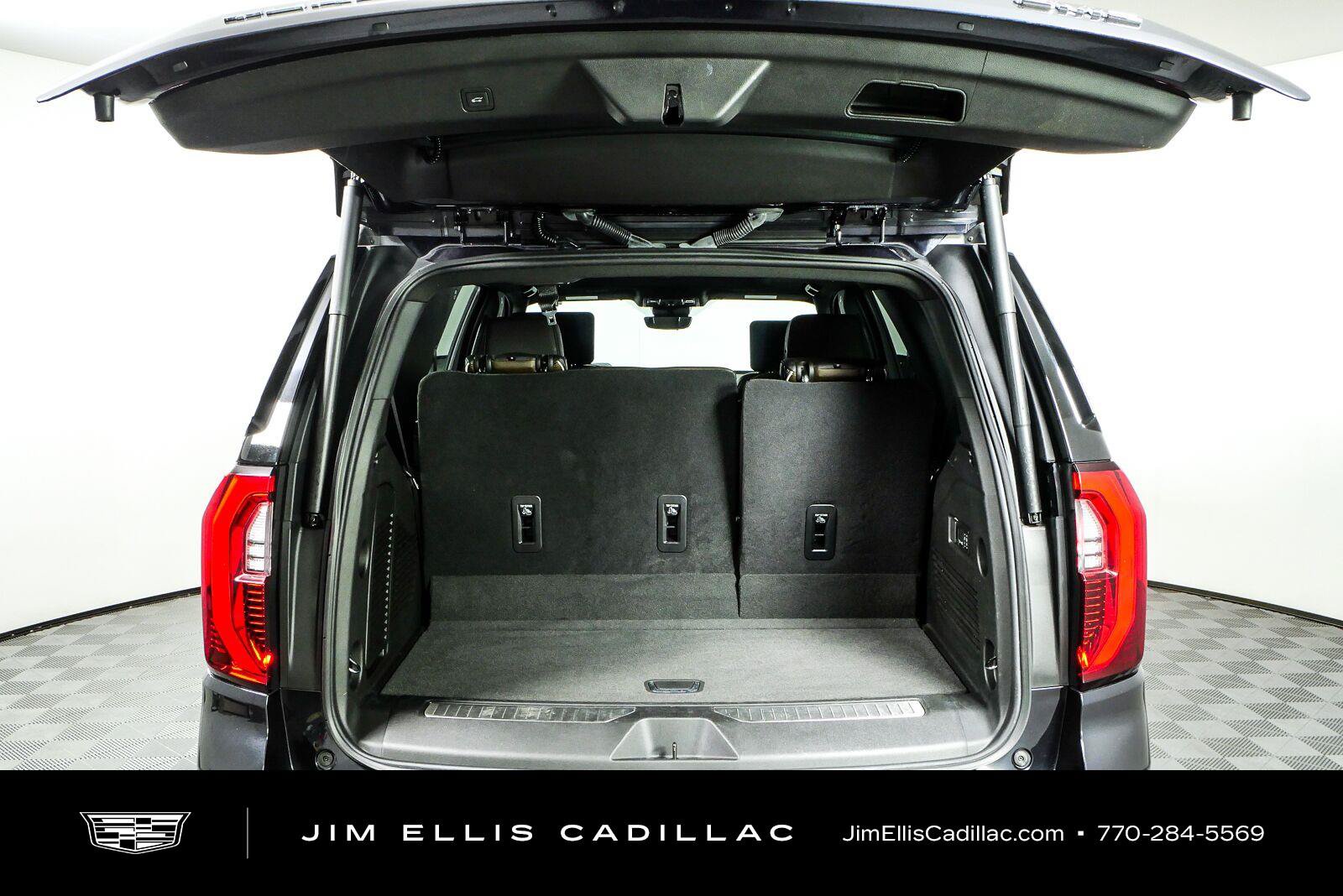 Used 2025 GMC Yukon Denali Ultimate AWD/4WD image 32