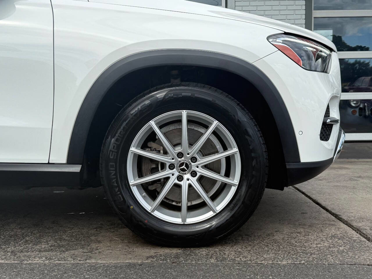 Used 2024 Mercedes-Benz GLE 350 4MATIC image 11