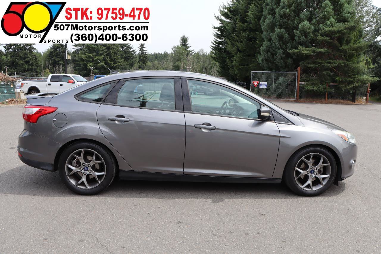 Used 2014 Ford Focus SE w/ Equipment Group 201A FWD image 6