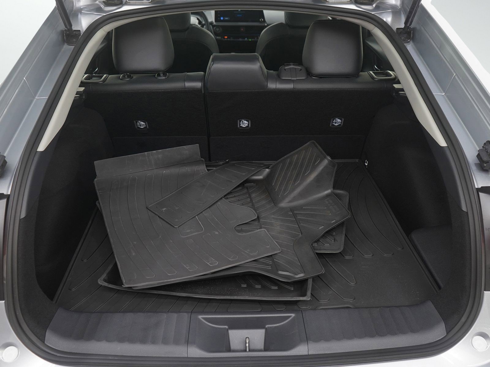 Used 2025 Toyota Prius Limited image 12