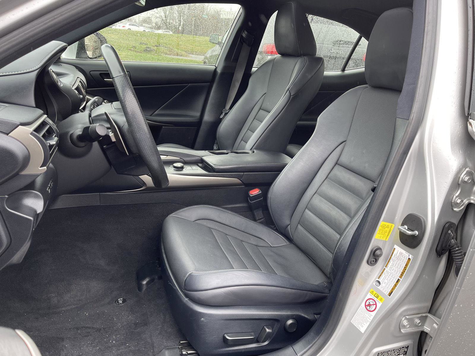 Used 2019 Lexus IS 300 F Sport w/ F Sport Package image 15