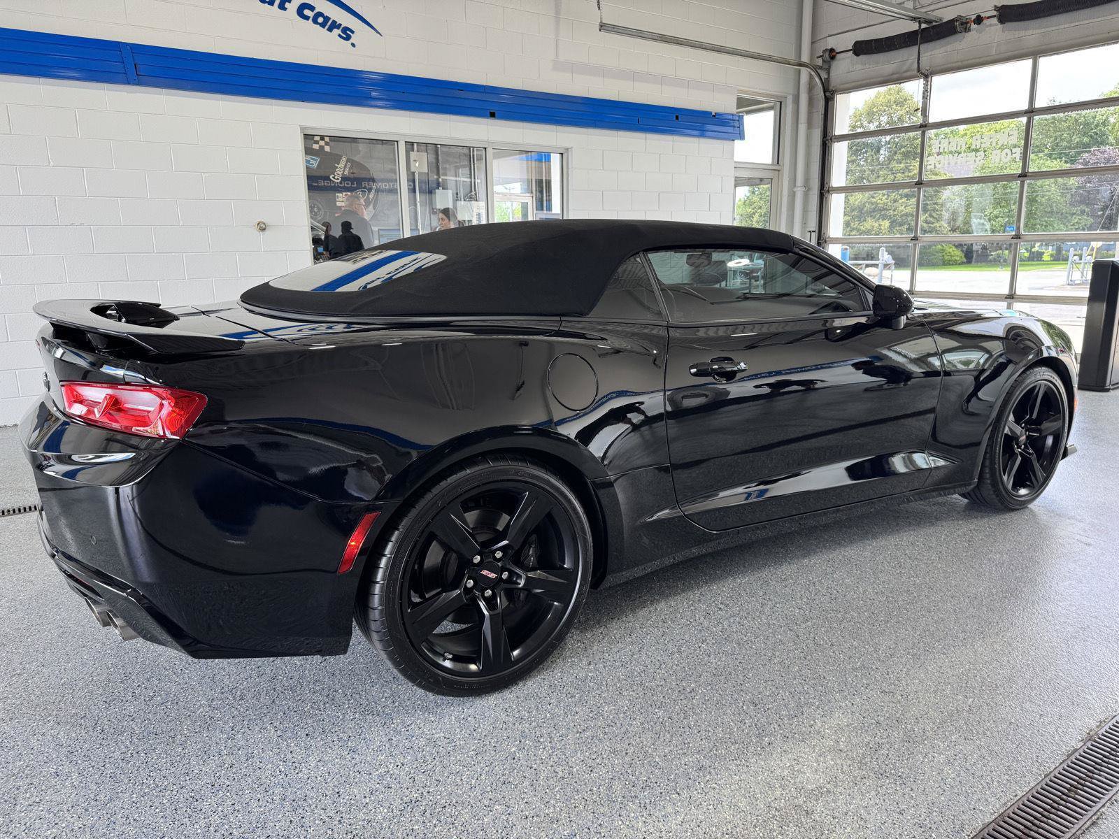 Used 2017 Chevrolet Camaro SS RWD image 9