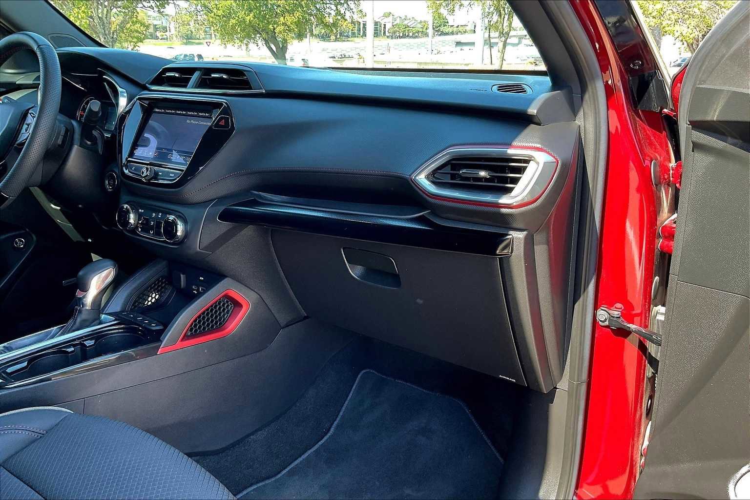 Used 2023 Chevrolet TrailBlazer RS w/ Sun and Liftgate Package image 23