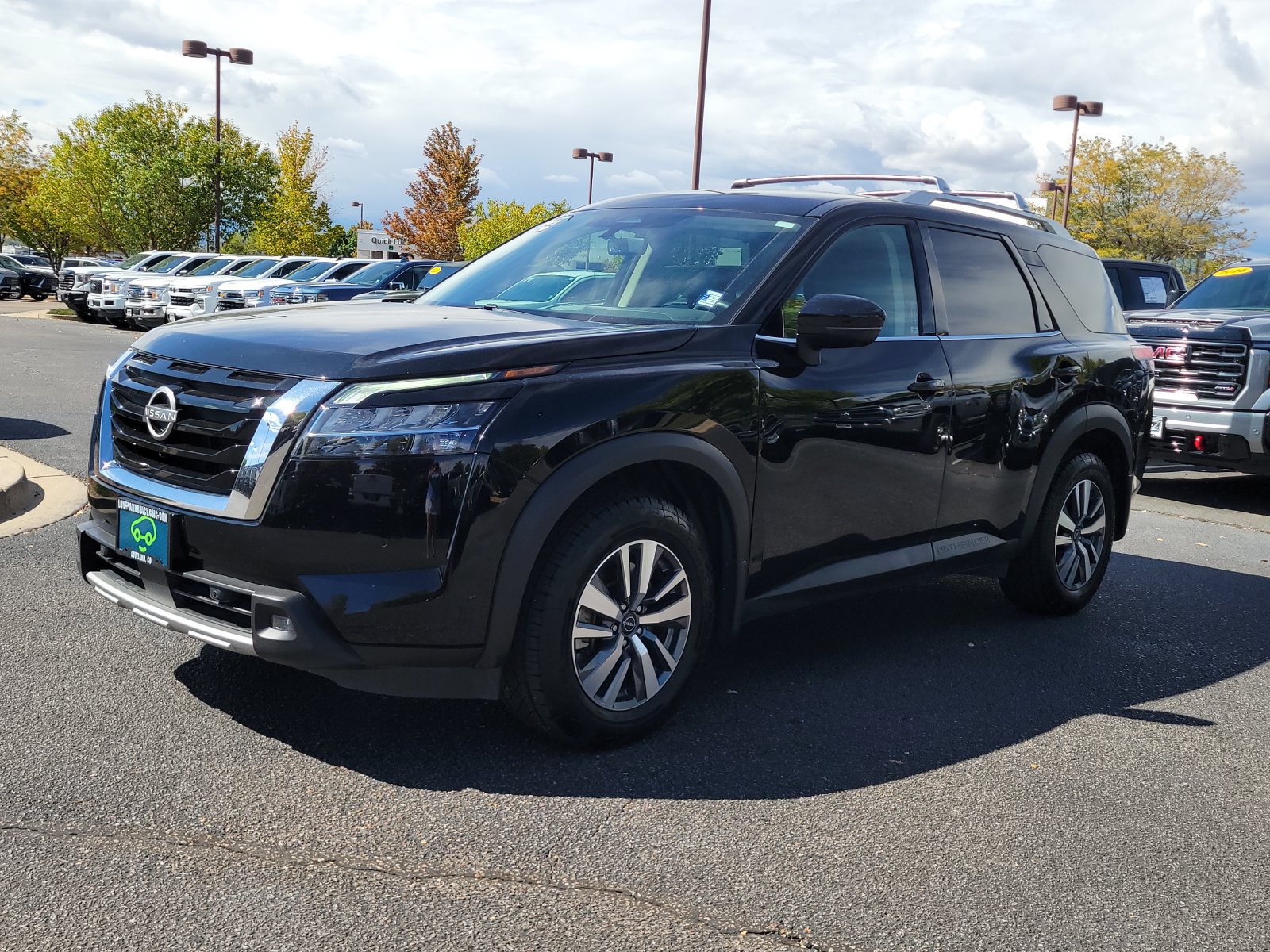 Used 2023 Nissan Pathfinder SL AWD/4WD image 4