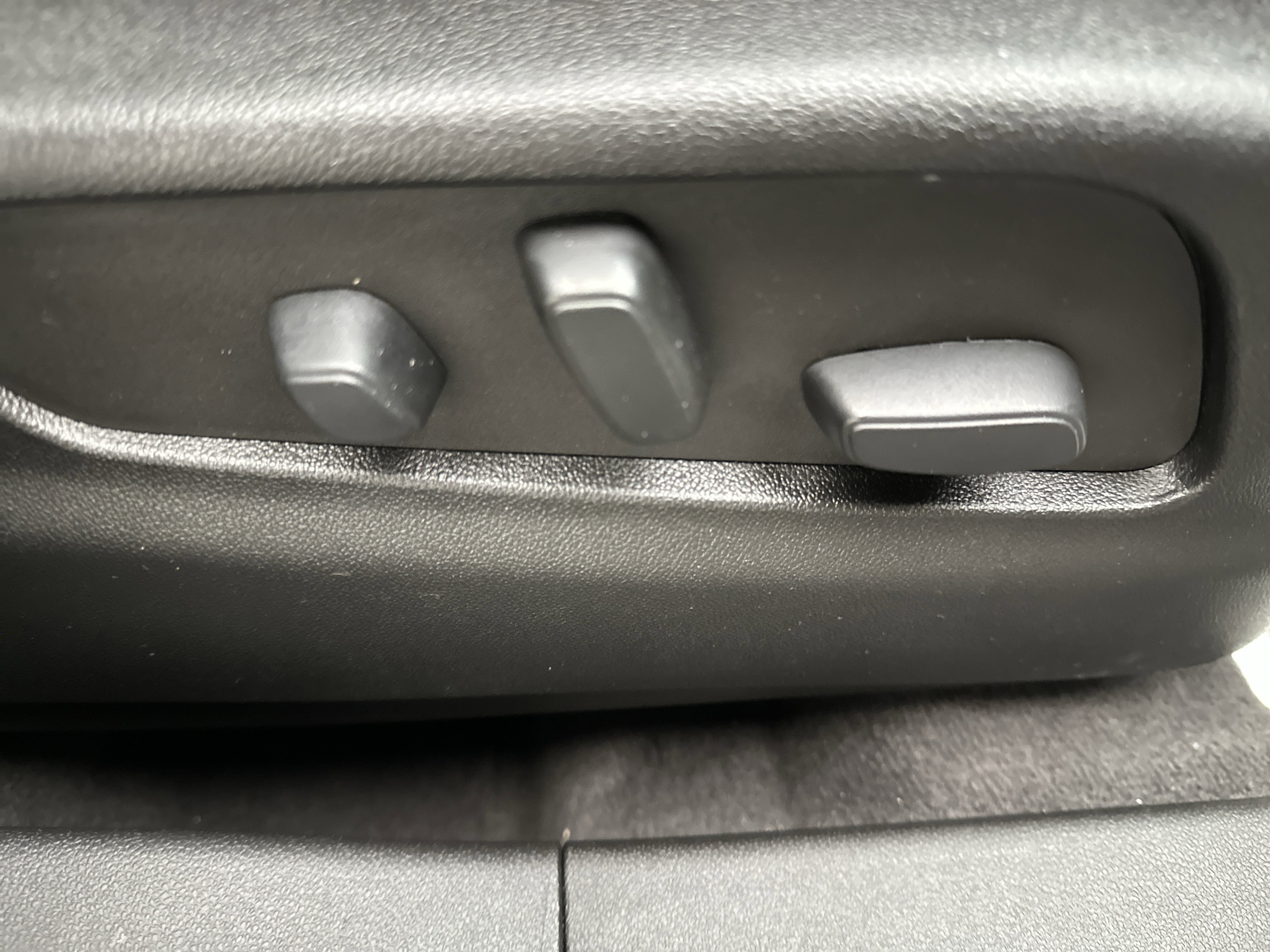 Used 2023 Cadillac XT4 Luxury w/ Cold Weather Package image 26