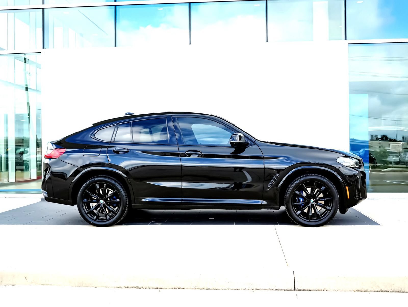 Used 2024 BMW X4 M40i w/ Premium Package AWD/4WD image 6