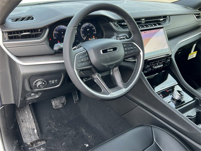 New 2025 Jeep Grand Cherokee Limited w/ Trailer Tow Package image 16