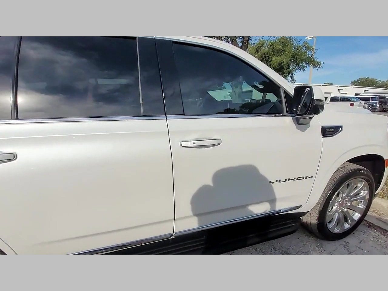 Used 2021 GMC Yukon SLT w/ SLT Luxury Plus Package image 23