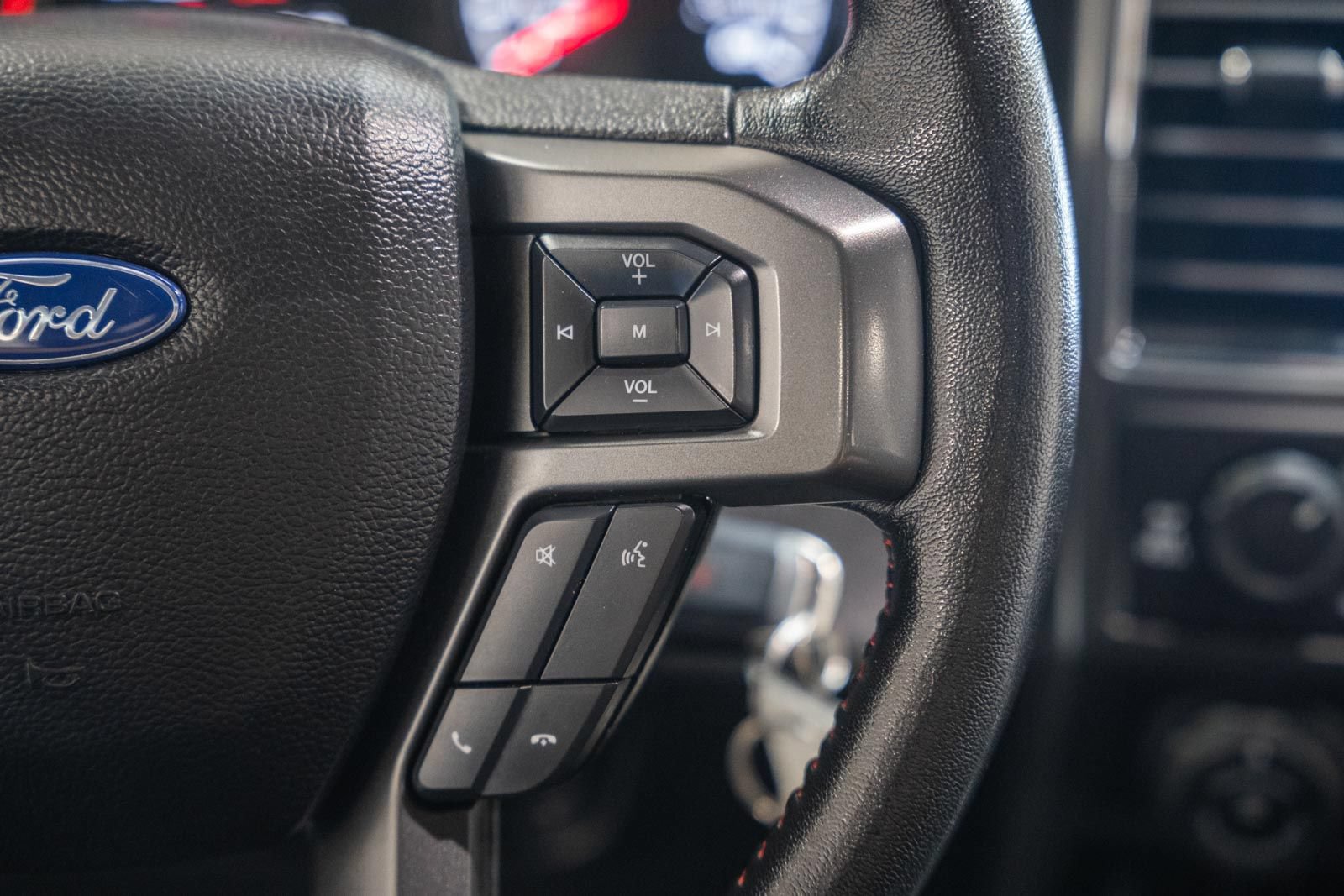Used 2019 Ford F150 XLT w/ Equipment Group 302A Luxury AWD/4WD image 31