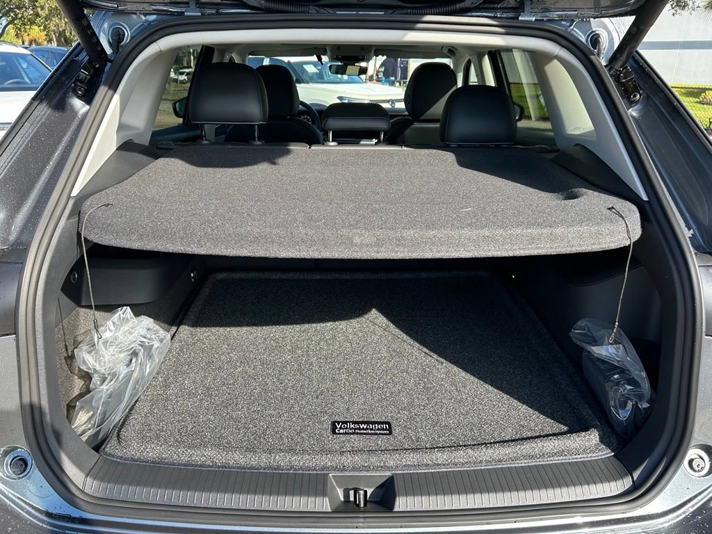 New 2026 Volkswagen Tiguan SE FWD image 43