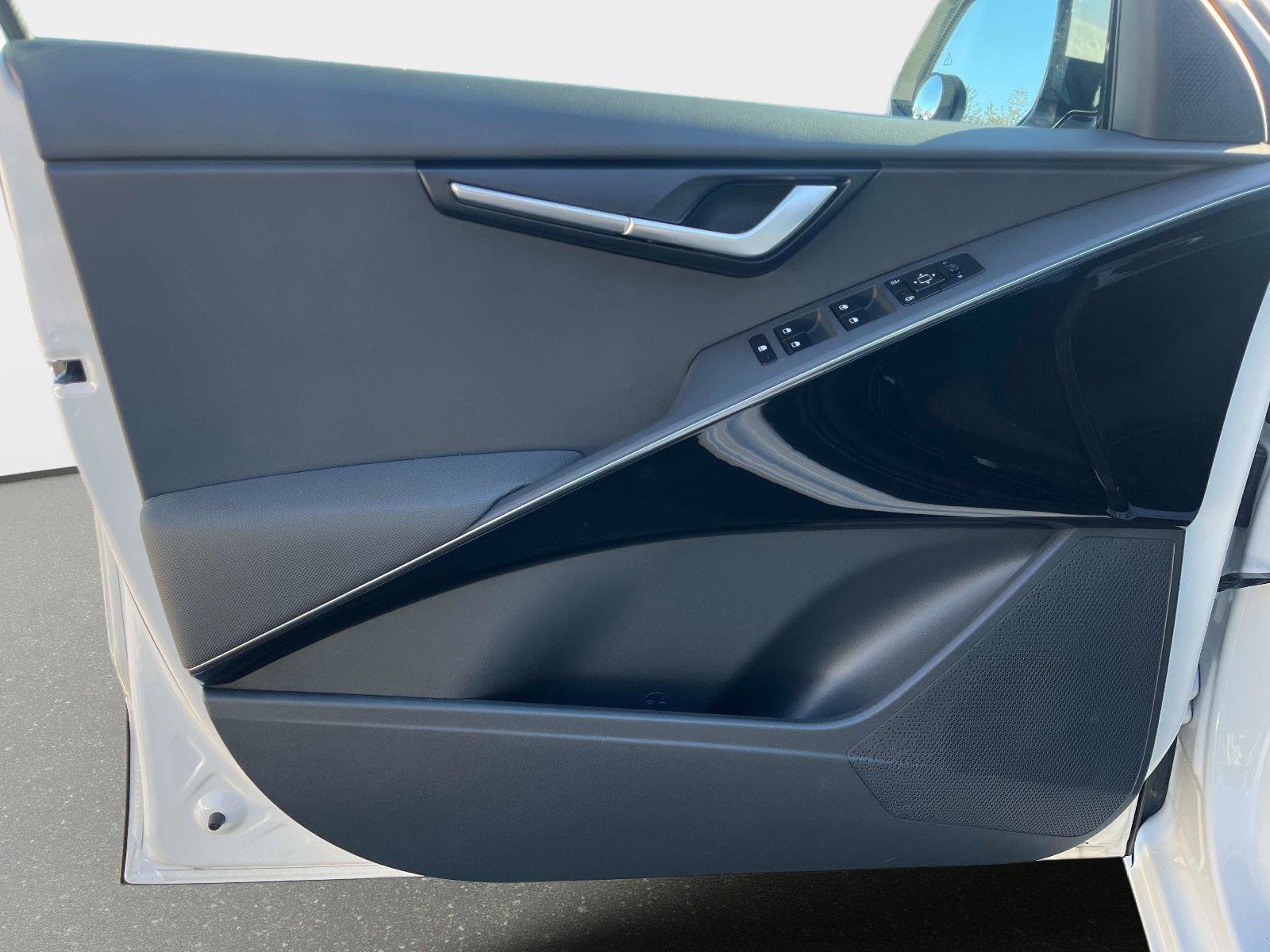 Used 2025 Kia Niro Wind w/ Wind Preserve Package image 18