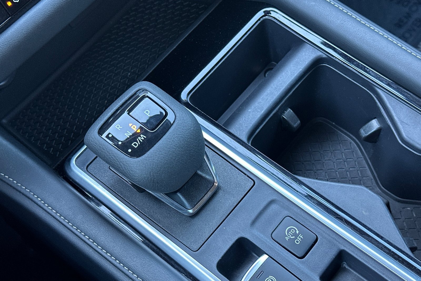 Certified 2024 Nissan Pathfinder SV image 25