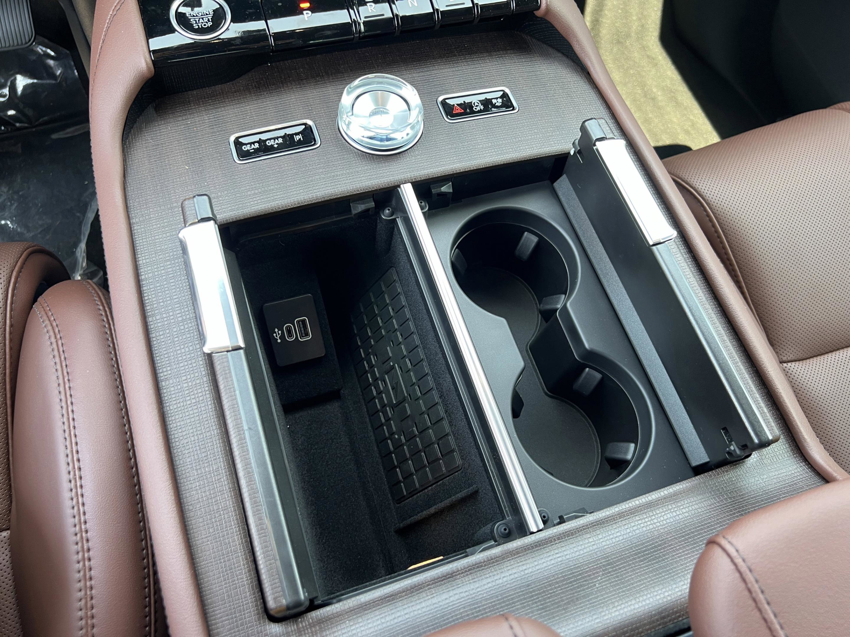 New 2025 Lincoln Navigator L Reserve AWD/4WD image 19
