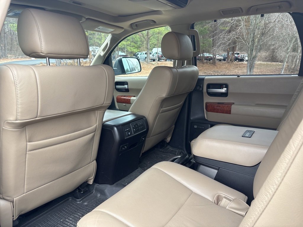 Used 2018 Toyota Sequoia Platinum image 30