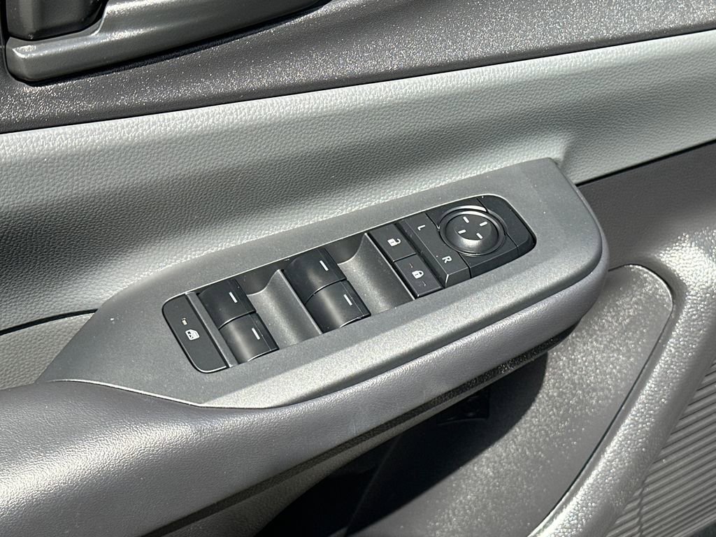 Used 2025 Toyota Prius LE FWD image 17