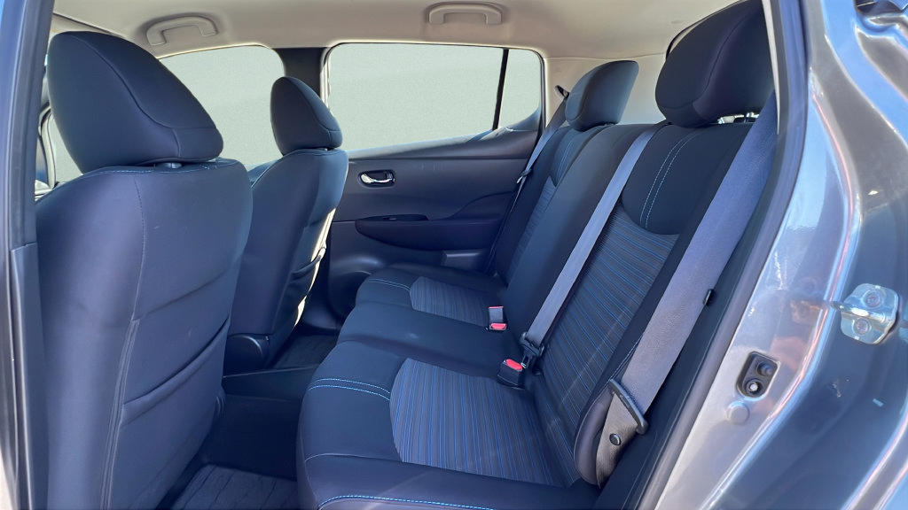 Used 2019 Nissan Leaf SV w/ SV Technology Package FWD image 10