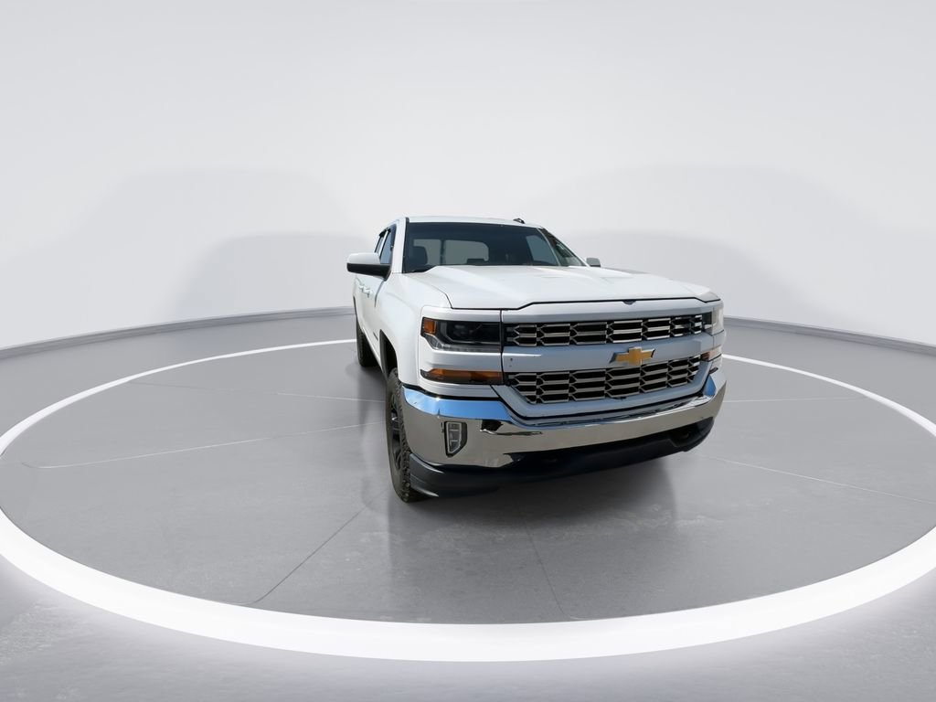 Used 2017 Chevrolet Silverado 1500 LT w/ All Star Edition AWD/4WD image 3