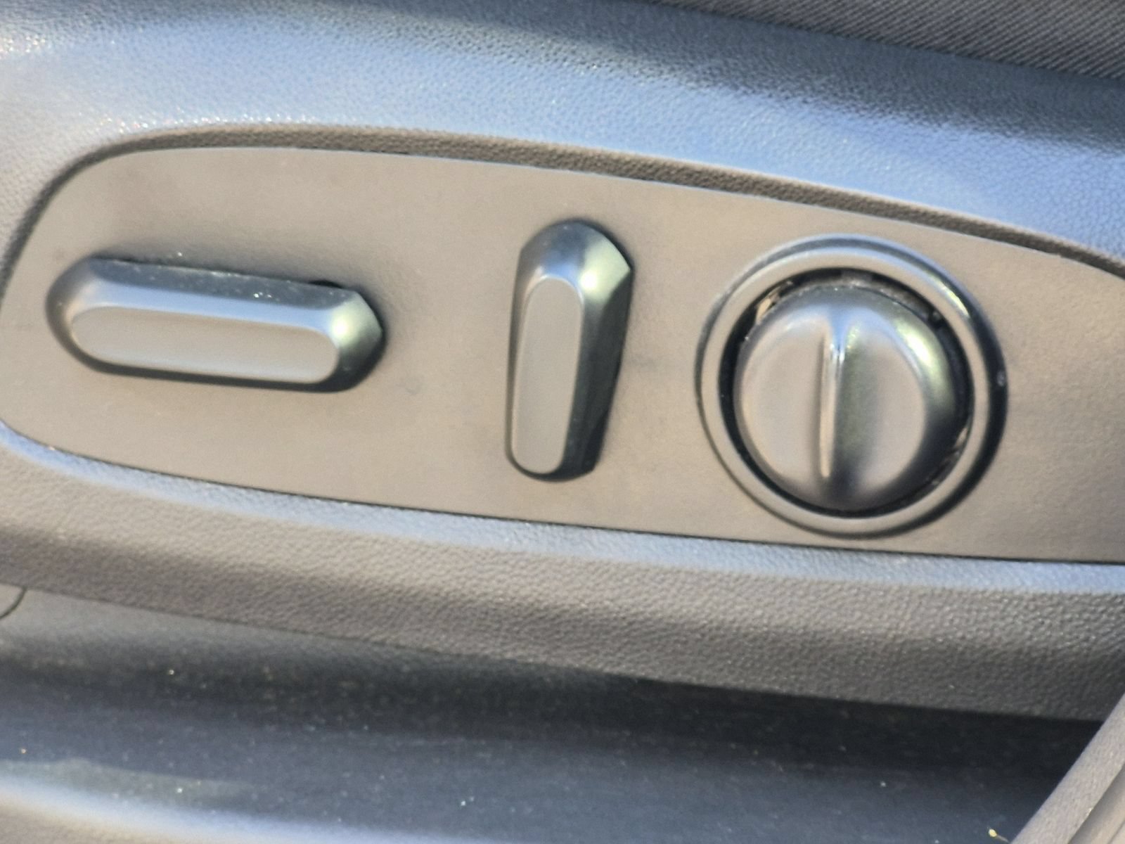 Used 2018 Chevrolet Equinox LT FWD image 18