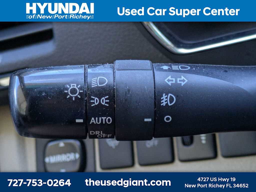 Used 2011 Toyota Highlander SE w/ Tow Pkg FWD image 37